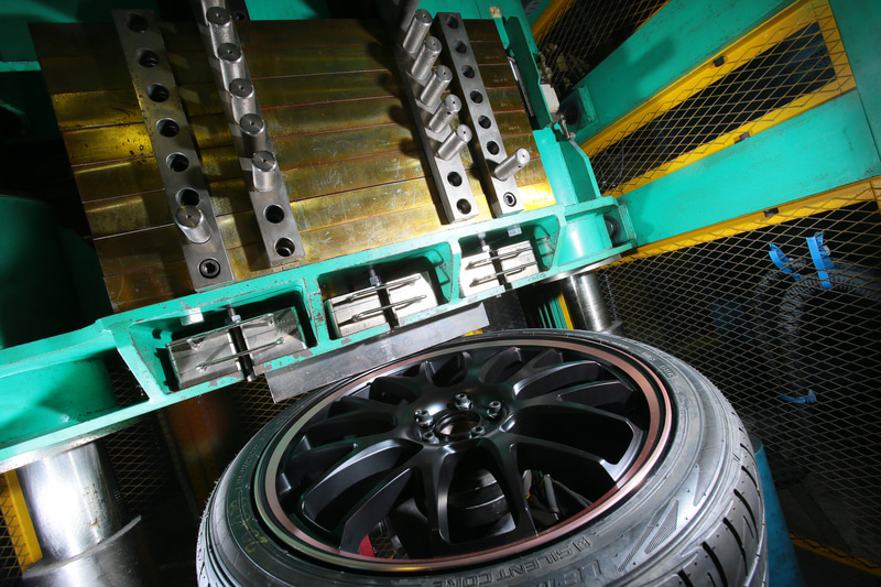 製品の安全性を確実なものにすることはMIDの最重要事項なので、安全性を測るための試験は日本で行なっている