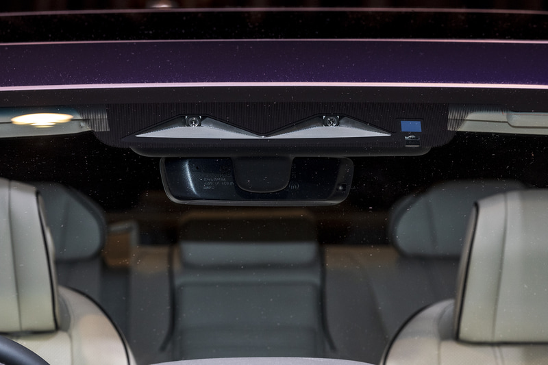 フロントセンサーカメラ