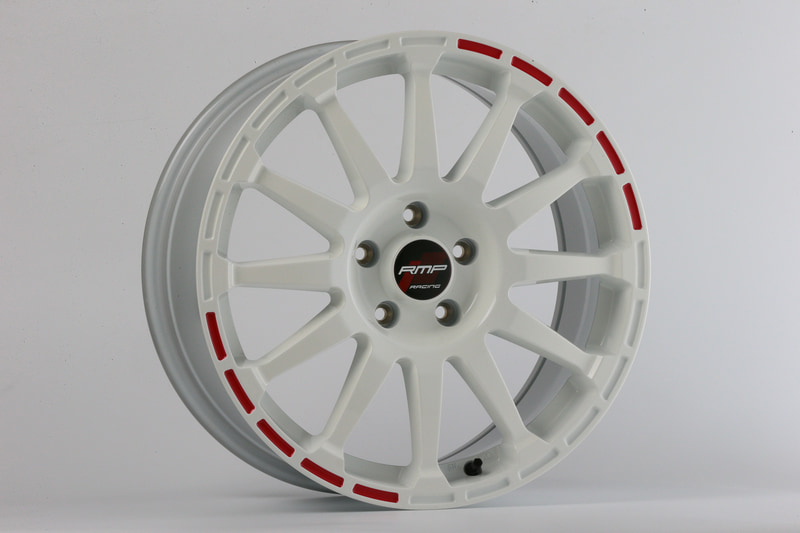 「RMP RACING GR12」はラリークロスマシンをイメージしたデザイン