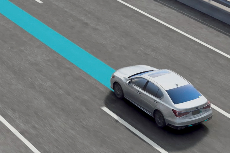 「ハンズオフ機能付車線内運転支援機能」は、「渋滞追従機能付アダプティブクルーズコントロール（ACC）」「車線維持支援システム（LKAS）」がONの状態で条件が揃った場合に利用できる