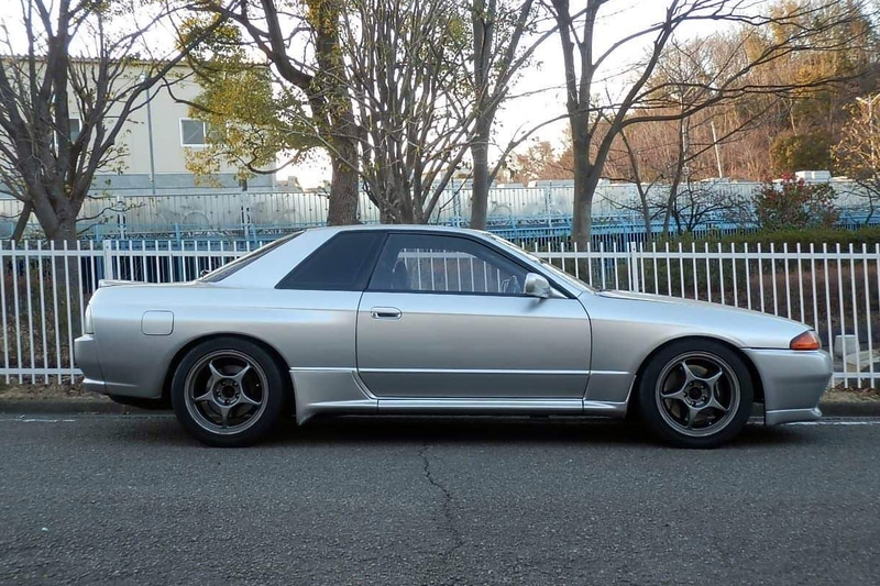 <a href="https://car.watch.impress.co.jp/docs/common/kouki/1304924.html" class="n" target="_blank">前回の編集後記</a>を見て哀れんだ友人から、以前乗っていたR32 GT-Rの写真が数枚届いた。ありがたや～。写真左は売却する直前に17インチに変更したもので、写真中は普段使っていた18インチのTE37 ブロンズ。写真左は現在のR33 GT-Rに装着しているワーク マイスター S1（18インチ）で、ディープリムがお気に入り