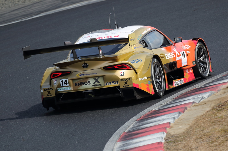 リアまわりはモーターオイル「ENEOS X PRIME」カラー