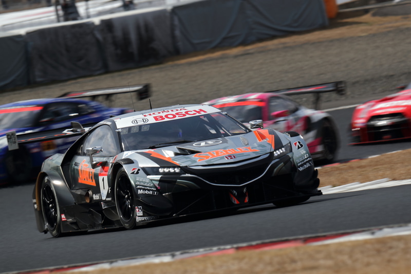1号車 STANLEY NSX-GT（山本尚貴/武藤英紀、BS）