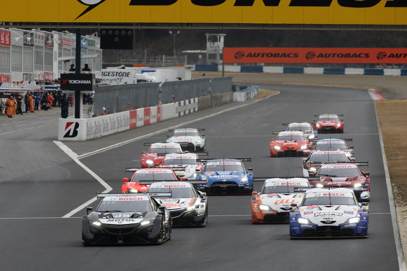 GT500クラスのスタート練習