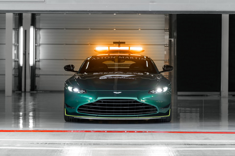 Aston Martin DBX セーフティカー 2021 アストンマーティン、初のF1用セーフティカー「ヴァンテージ」と