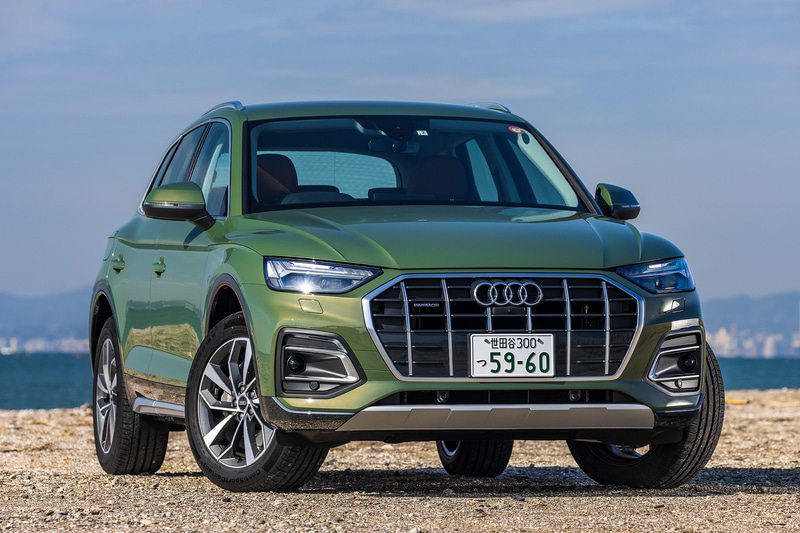 今回試乗したのは、3月8日に発売されたプレミアムミッドサイズSUV「Q5」のマイナーチェンジモデル。試乗グレードは「40 TDI quattro advanced」（681万円）で、ボディサイズは4680×1900×1665mm（全長×全幅×全高）、ホイールベースは2825mm。外板色は新カラーのディストリクトグリーンメタリック