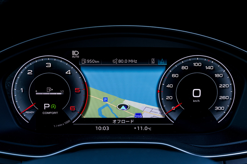 インテリアでは最新のインフォテインメントシステム「MIB3」を初採用。10.1インチにサイズアップしたセンタースクリーンはタッチパネル式となり操作性を向上させるとともに、よりシンプルでクリーンなコクピットデザインを実現。「Hey Audi」と呼びかけるだけで音声入力が開始され、自然言葉によって目的地の入力やエアコンの温度設定などを可能にしている