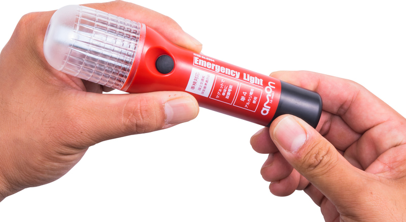 エーモンの新製品「非常信号灯」（製品コード：6904）