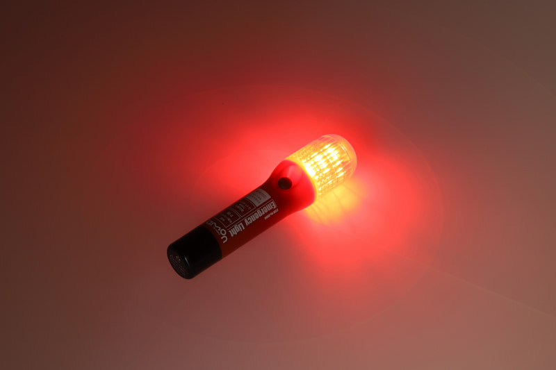 高輝度LED9灯で発光色は赤（点滅）