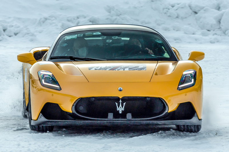 新型スーパースポーツカー「MC20」