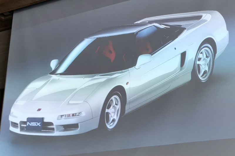 当時は高性能で高価格なスポーツカーが多かった