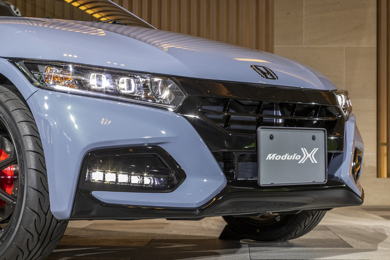 S660 Modulo Xの専用装備となるグリル一体型専用フロントバンパー