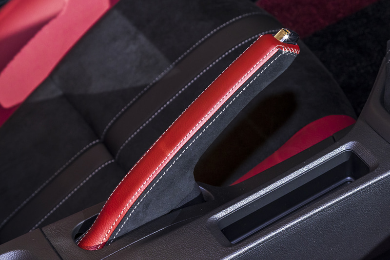 サイドブレーキカバーもS660 Modulo Xの専用装備アイテム