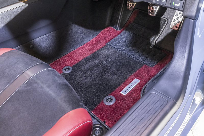 Modulo Xロゴ入りのカーペットマットも標準装備