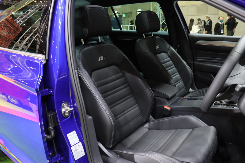 内装色はブラック