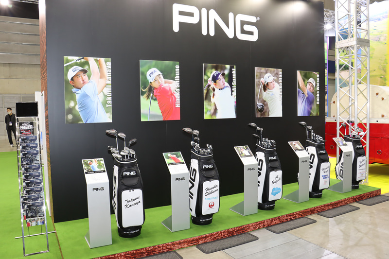 PINGブースではゴルフクラブやアパレル製品を展示するほか、試打用のパットエリアを用意