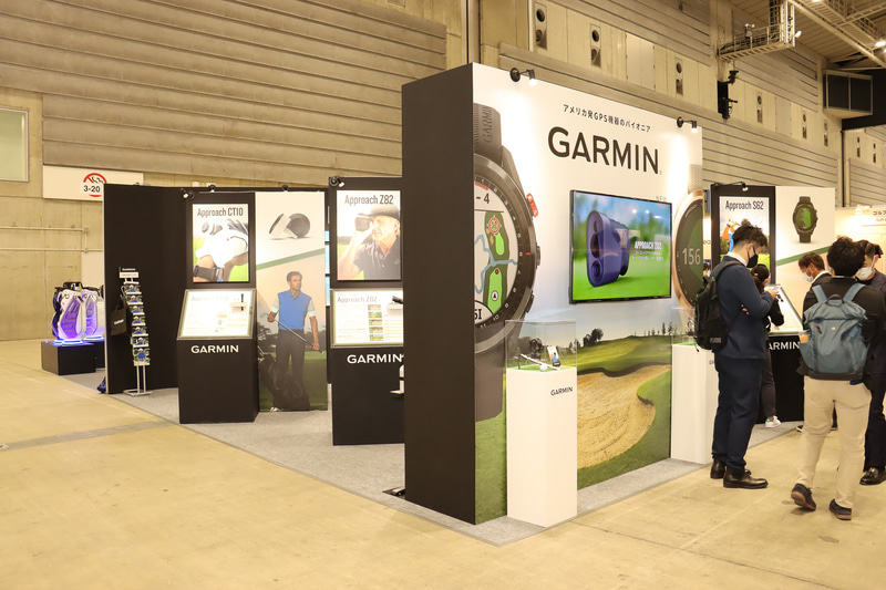 会場内ではゴルフ用品メーカーなどが製品を展示する