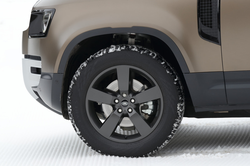 装着するスタッドレスタイヤはノキアンのハッカペリッタR3 SUV。サイズは275/55R20