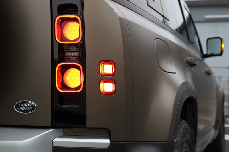 テールランプも独特な形状を採用