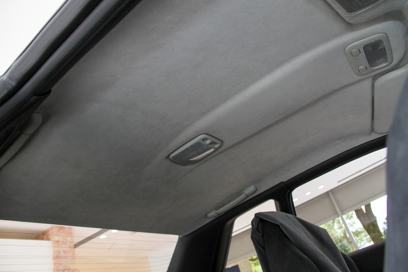 R35 GT-Rで使われる表皮を用いてトータルコーディネートされたR32 スカイラインGT-Rのインテリア