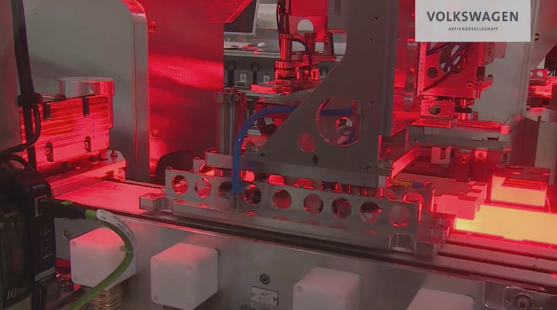 ザルツギッターの工場でのバッテリー製造の様子