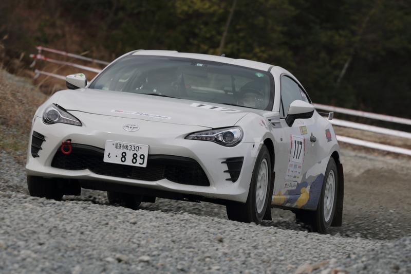 No.117 早川茂/山内理恵子組「ルーキーレーシング86 889」