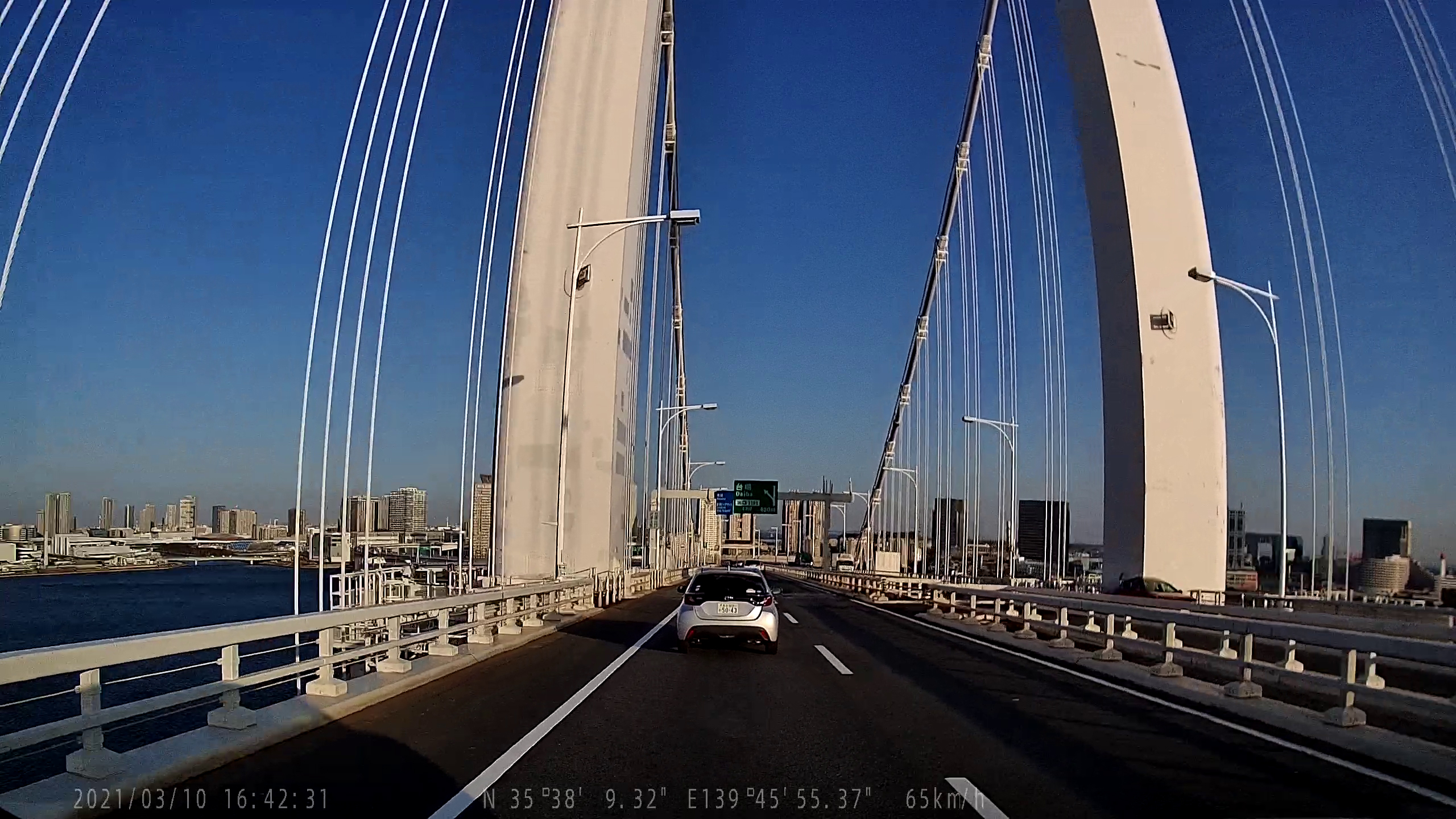 青空の階調が美しく表現されている