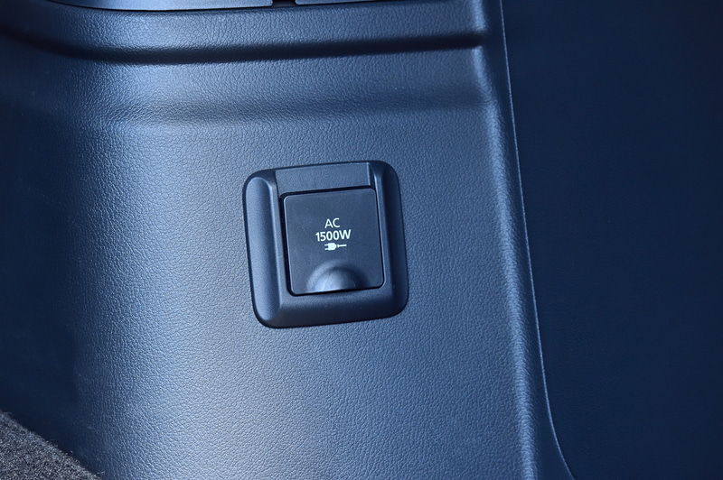 ラゲッジルームのコンセント