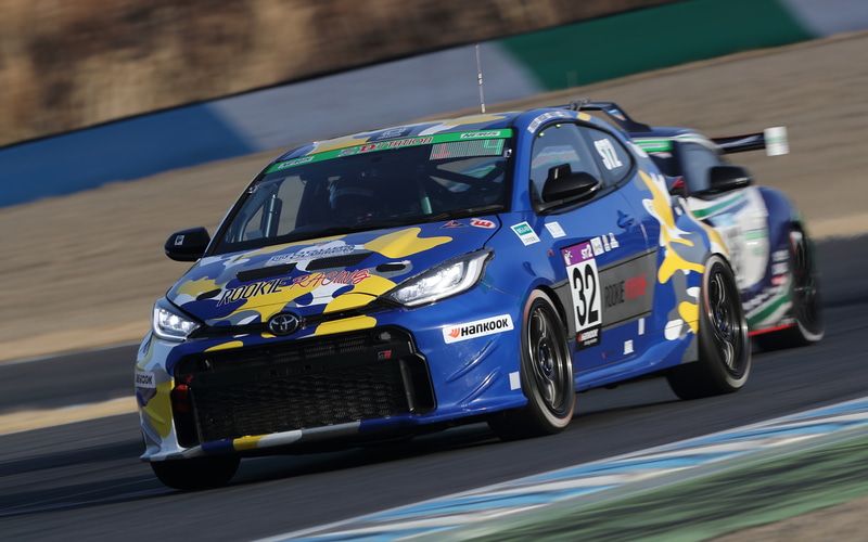 モリゾウ選手の乗る32号車 ORC ROOKIE Racing GR YARIS（井口卓人/佐々木雅弘/MORIZO/松井孝充組）