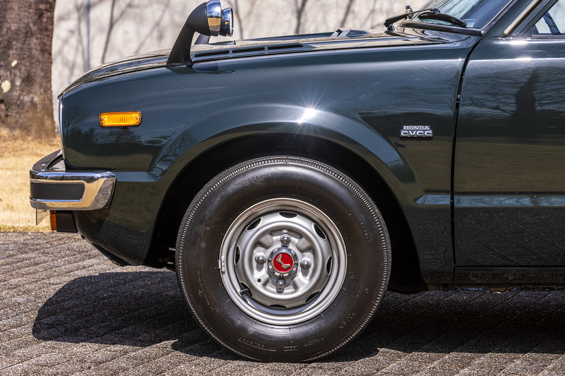 4ドアセダンが主流の時代に、世界各地の人々のためのベーシックカーとしてFF/2ボックスという新しい市場を開拓。ボディタイプはハッチバック（2ドア、3ドア、4ドア、5ドア）とバン（商用車）がラインアップされた