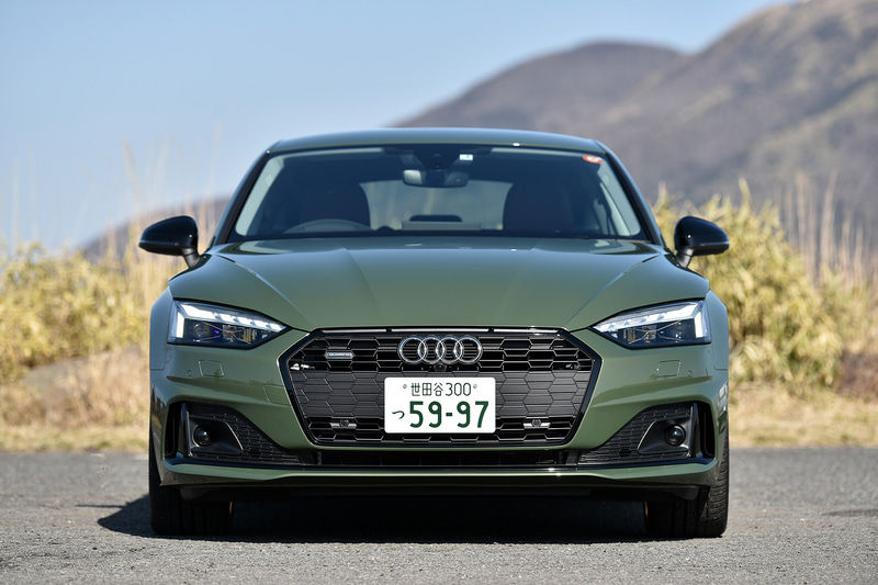 ボディサイズは4755×1845×1390mm（全長×全幅×全高）、ホイールベースは2825mm、車両重量は1680kg。ベース価格は643万円で、ボディカラーやサスペンション、スタイリングパッケージ、3Dアドバンスとサウンドシステムなど145万円のオプション品を装備している