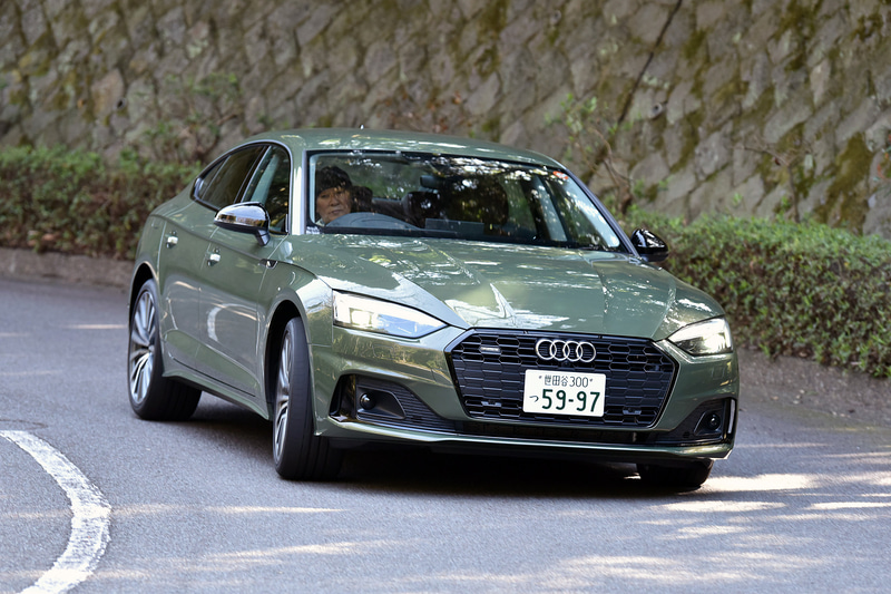 試乗車はオプションのダンピングコントロール スポーツサスペンションを装備。アウディドライブセレクトを介して2種類のダンピング特性を選択できる