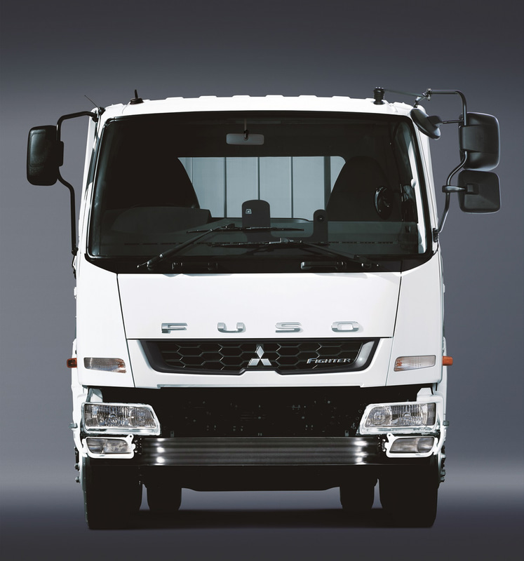 「前部潜り込み防止装置（Front Underrun Protection Device）」を搭載