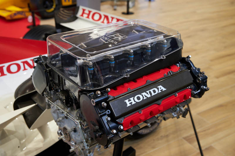 RA806E（2006年用エンジン）