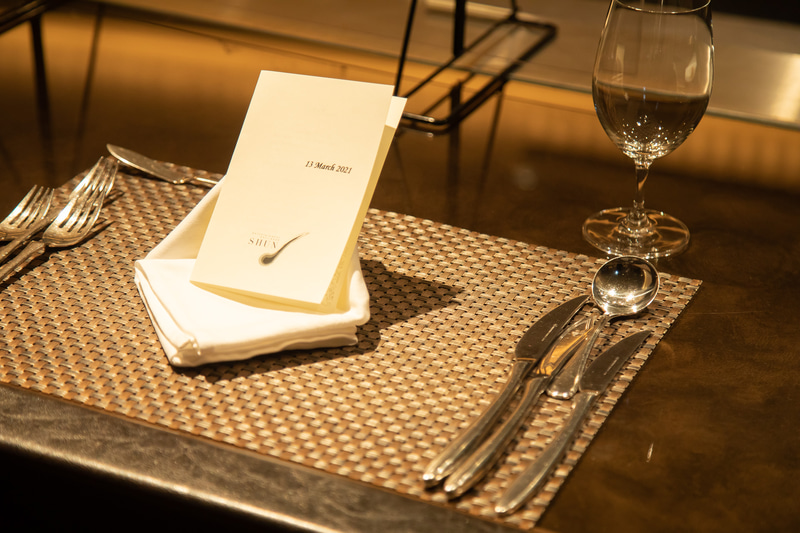 夕食はエンターテインメントグリル＆バー SHUNで