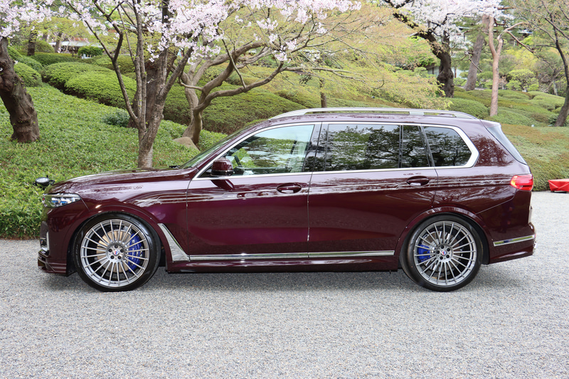 ボディカラーは「アメトリンメタリック」