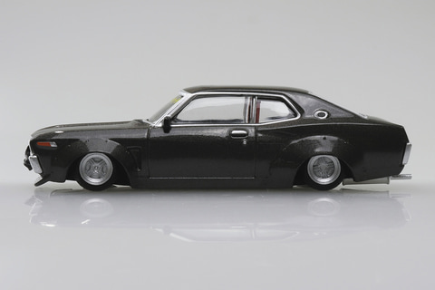 アオシマ、1980年代に流行った改造車のダイキャストカー「グラチャン