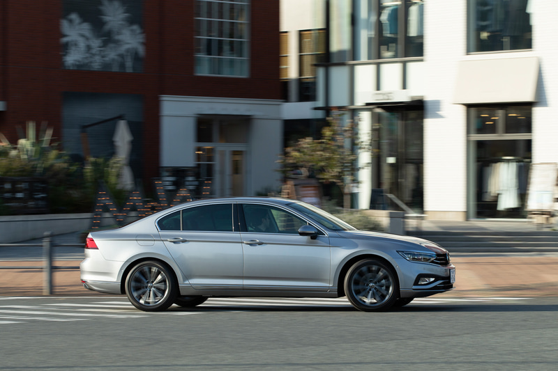 セダンのボディサイズは4790×1830×1470mm（全長×全幅×全高）