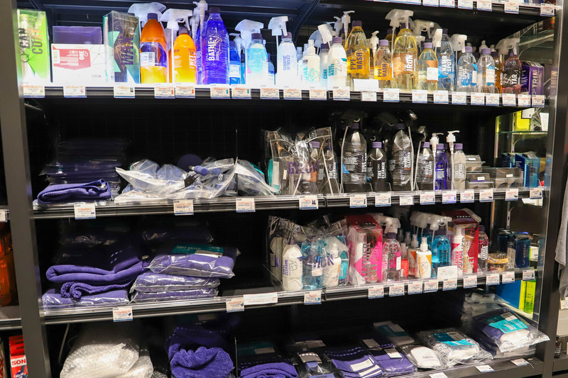 目に見えて販売や問い合わせの数が増えたという“ワンランク上のお手入れ”ができる洗車用品。こちらはイギリス発の「GYEON（ジーオン）