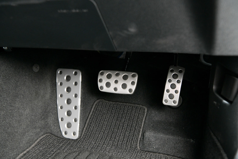 新型BRZの室内。撮影車は6速AT仕様