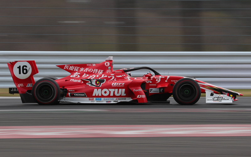 優勝した野尻智紀選手（16号車 TEAM MUGEN SF19/ホンダ）、「医療従事者の皆様ありがとうございます」のメッセージが印象的