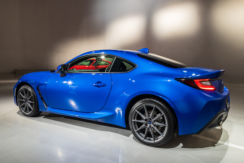 撮影車両は6速AT車。ボディサイズは4265×1775×1310mm（全長×全幅×全高）、ホイールベースは2575mm、最低地上高は130mm