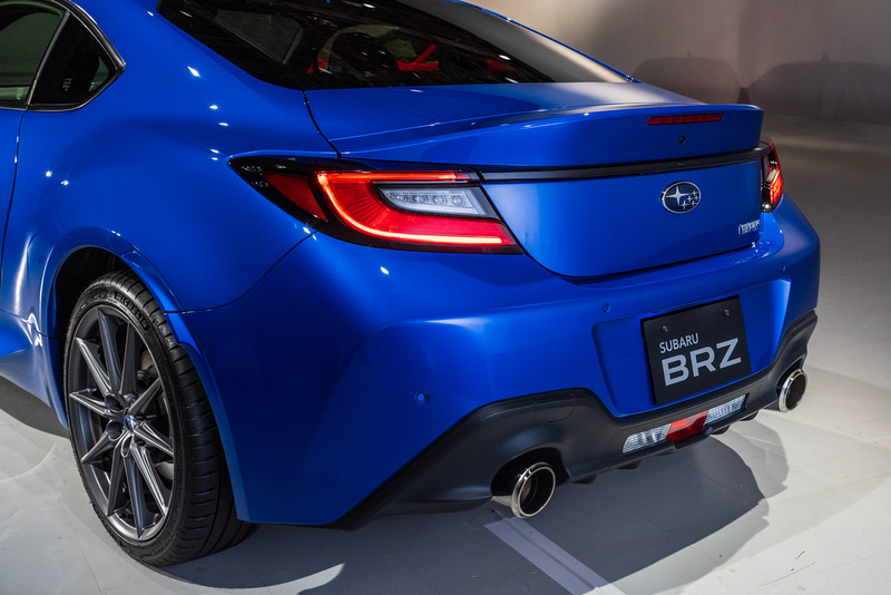 ダックテール形状のトランクリッド