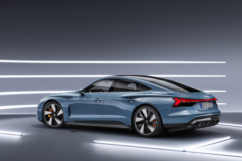 新型e-tron GTのボディサイズは4990×1965×1415mm（全長×全幅×全高）