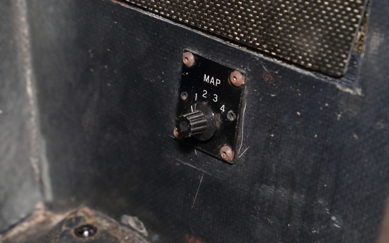 点火・燃調のマップは4パターン。現地で指定燃料が入手できないという最悪の事態に備えて、粗悪燃料でも走れるようなマップも備えている。ちなみに燃料タンクは500Lで、給油なしで1日を走り切れる