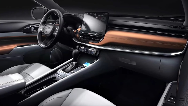 多彩な素材や色が組み合わされるダッシュボード