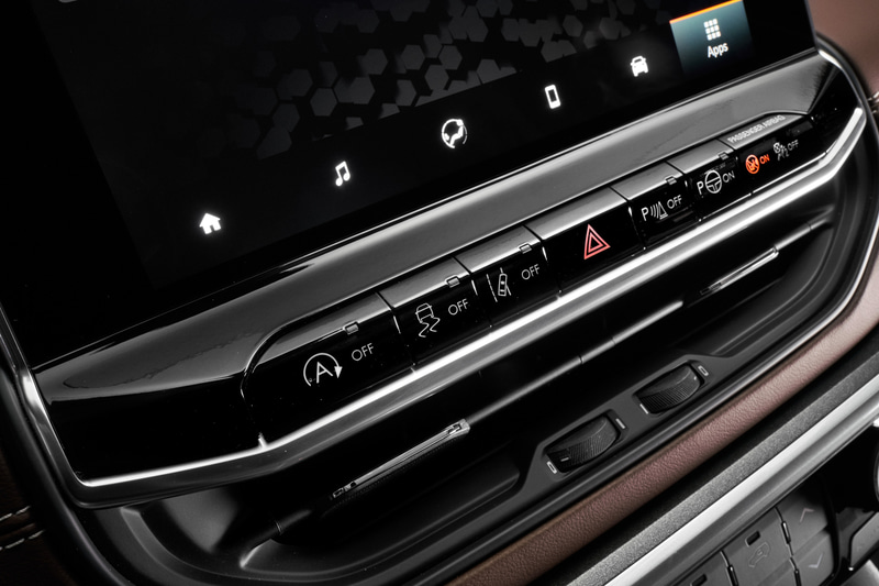 エアコンの吹き出し口は細く見えにくい配置