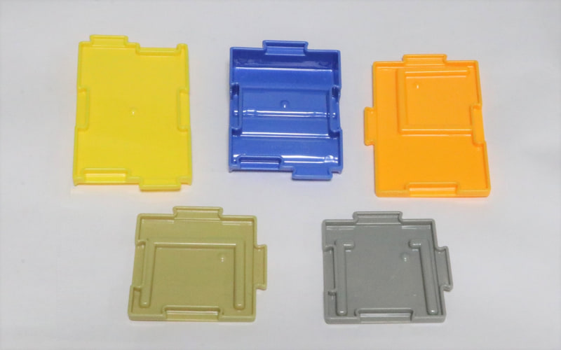 建物パーツの台座や道路パーツは、パズルのような凹凸があり連結できるものがある