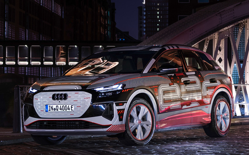カモフラージュ姿の新型EV「Q4 e-tron」