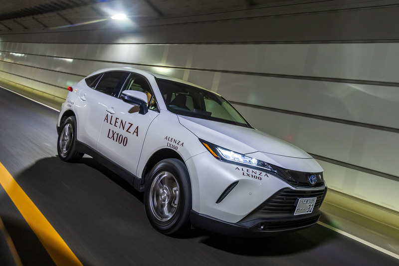 ハイブリッド車のハリアー、そしてトンネルとタイヤの騒音が気になるシーンで確認してみた